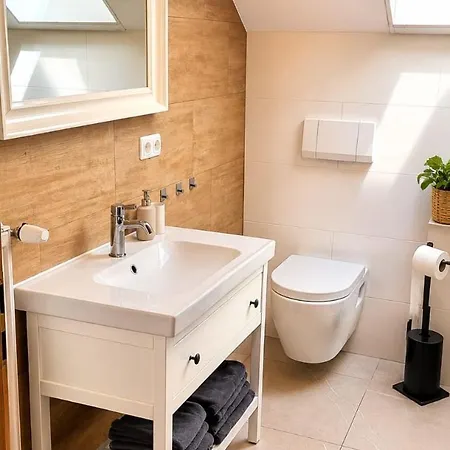 Traumhafte Auf 100 Quadratmetern Fuer 6 Pers Naehe Muenchen, Icm, Therme, Muc Апартаменты Forstinning